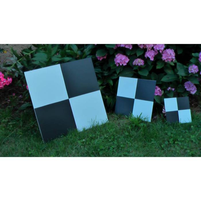 Signalizační terč 300 x 300 mm  pro zaměřovací práce s dronem